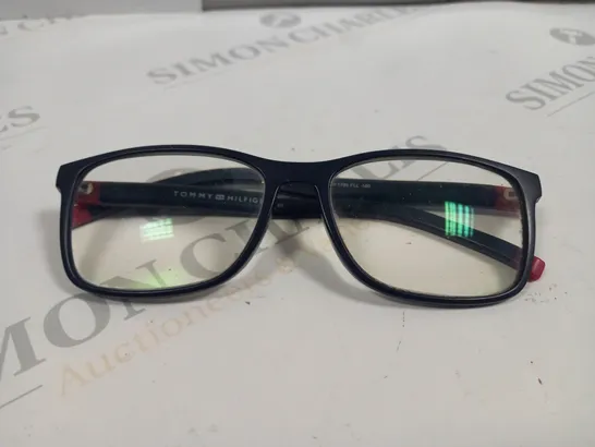 UNBOXED PAIR OF TOMMY HILFIGER GLASSES