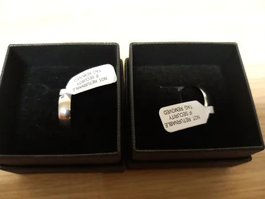 2 BOXED 9CT WHITE GOLD WEDDING BANDS