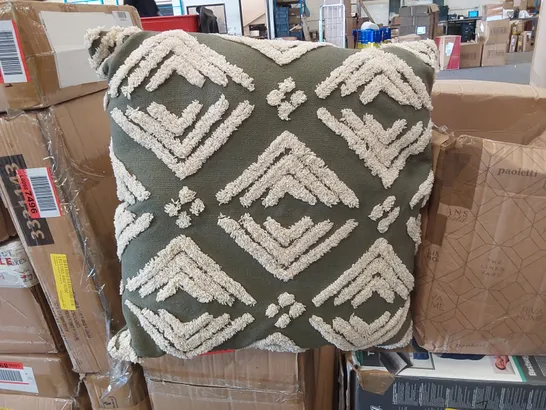 BOXED PANACA GEOMETRIC SQUARE THROW CUSHION WITH FILING 