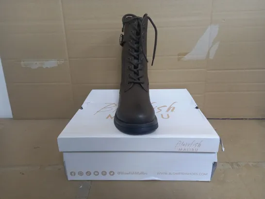 BOXED BLOWFISH MALIBU BOOTS IN BROWN SIZE 6