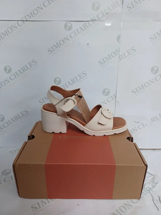 HEAVENLY FEET PLATFORM SANDALS BESSIE NUDE - EUR 39