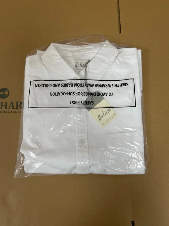 BAGGED ONFIRE MENS SIZE MEDIUM WHITE SHIRT 