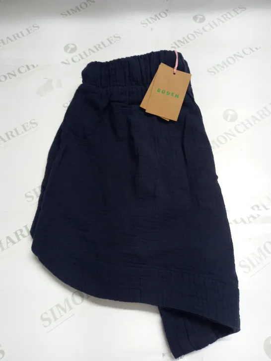 BODEN LIGHTWEIGHT LOUNGE SHORTS IN NAVY SIZE 12