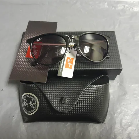 BOXED PAIR OF RAY BAN TECH GLASSES