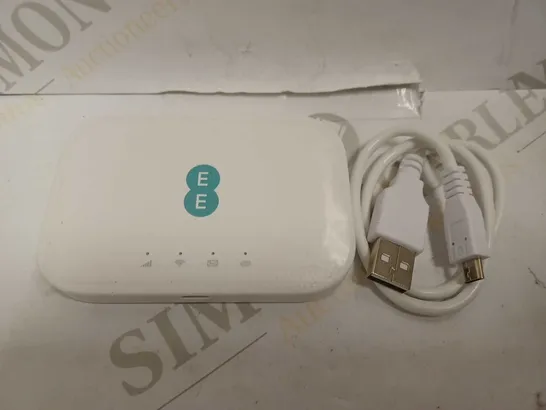 EE MINI HUB - WHITE