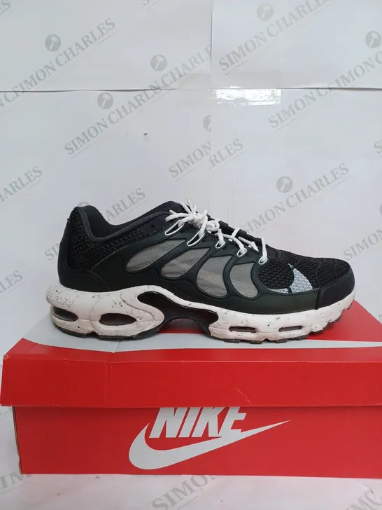 BOXED NIKE AIR MAX PLUS IN BLACK & WHITE - UK 14 