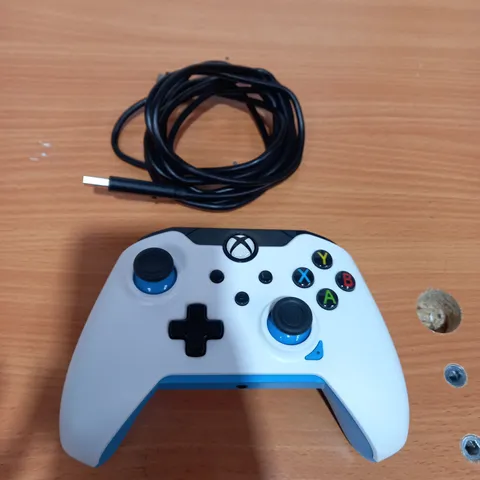 PDP ION WHITE XBOX WIRED CONTROLLER