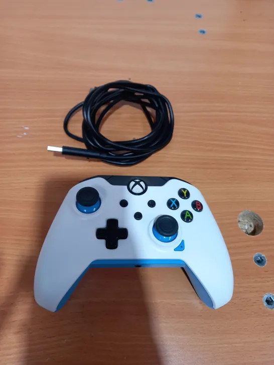 PDP ION WHITE XBOX WIRED CONTROLLER