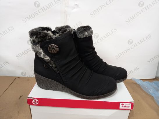 BOXED PAIR OF RIEKER BLACK WEDGE ANKLE BOOTS WITH FAUX FUR TRIM, EU SIZE 39