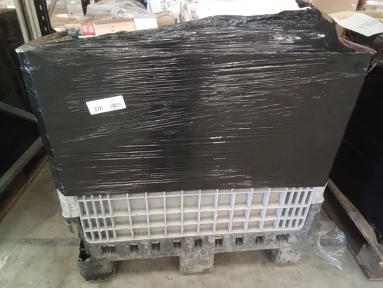 PALLET OF ASSORTED KITCHEN CABINET LIGHTS INCLUDING TRIANGLE CUPBOARD LIGHTS, CED DOWN LIGHTERS