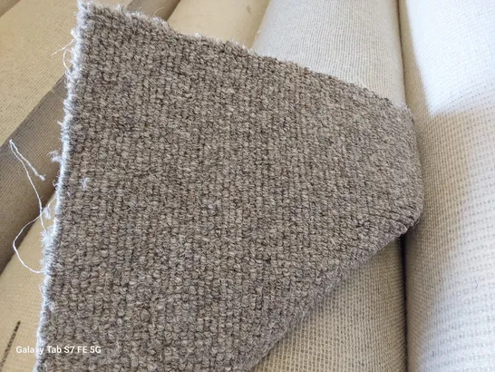 ROLL OF QUALITY RARE BREEDS LOOP FELT CARPET APPROXIMATELY 5M × 2.83M