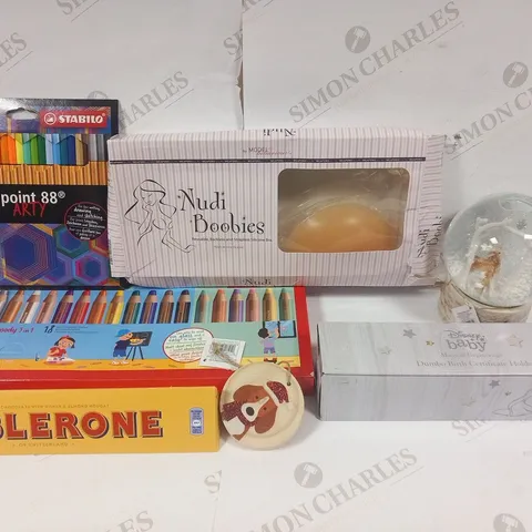 APPROXIMATELY 9 ASSORTED PRODUCTS TO INCLUDE; STABILO ART SET, NUDI BOOBIES, PERSONALISED TOBLERONE, DUMBO BIRTH CERTIFICATE HOLDER AND HEAVEN SENDS SNOWGLOBE