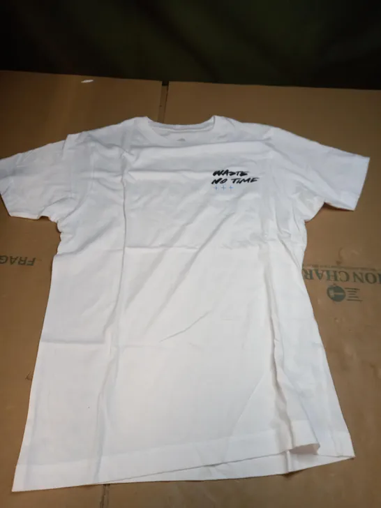 SYNDICATE ORIGINAL "NO TIME" T-SHIRT WHITE - SIZE S