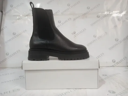 BOXED PAIR OF & OTHER STORIES CHELSEA BOOTS IN BLACK UK SIZE 5