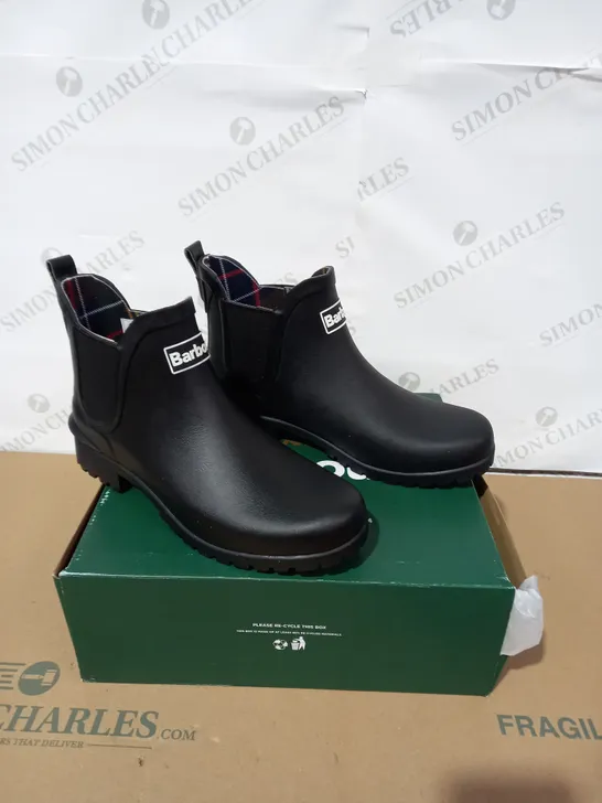 BOXED PAIR OF BARBOUR BLACK BOOTS SIZE6