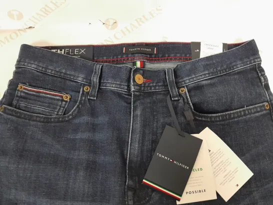 TOMMY HILFIGER SLIM FIT BLEECKER JEANS - W32 X L30