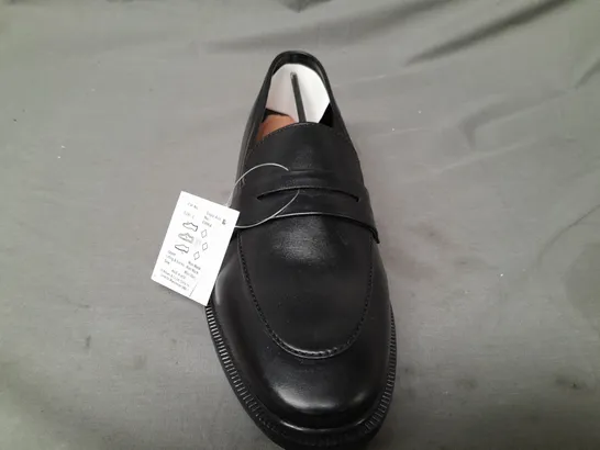 BOXED PAIR OF JD WILLIAMS LOAFERS IN BLACK UK SIZE 7