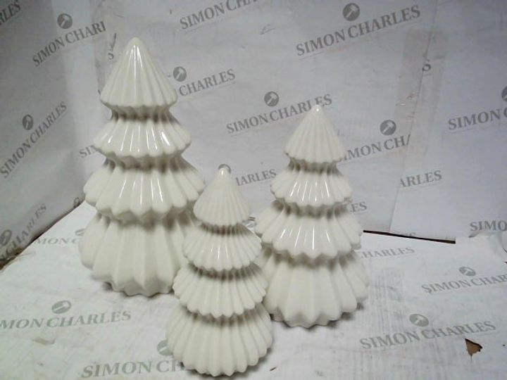 SET OF LIGHT UP PORCELAIN TREES WHITE 3204568Simon Charles Auctioneers