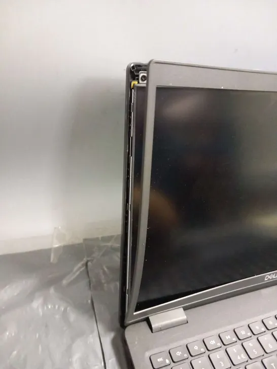 DELL LATITUDE 3520 LAPTOP