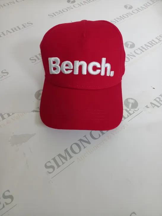 BENCH RED BASEBALL CAP