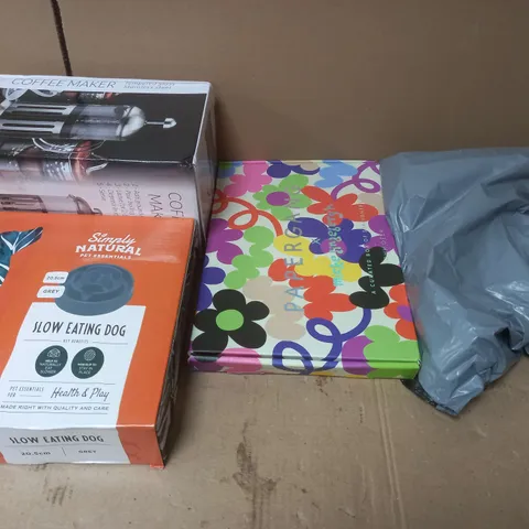 BOX OF APROXIMATELY 15 ASSORTED HOUSEHOLD ITEMS TOO INCLUDE WALLPAPER , COFFEE MAKERS , DOG BOWLS , ETC 