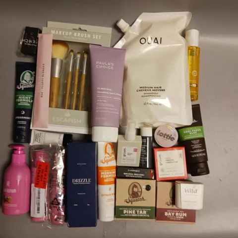 BOX OF APPROX 40 COSMETICS ITEMS TO INCLUDE - DR.SQUATCH MENS NATURAL BAR SOAP - PAULA'S CHOICE SMOOTHING SPOT EXFOLIANT - CRAZY COLOUR HOT PURPLE ETC