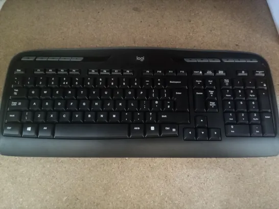 LOGITECH MK330 WIRELESS KEYBOARD