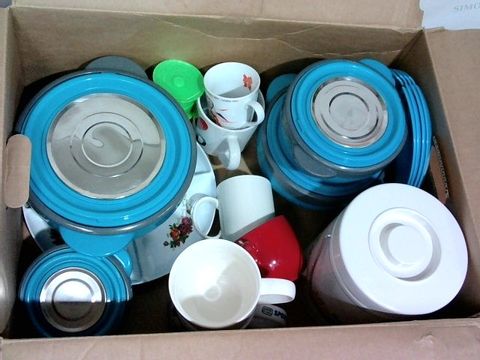 BOX OF LARGE QUANTITY OF ASSORTED KITCHEN AND COOKWARE ITEMS