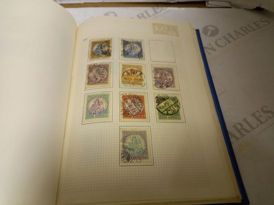 LOT OF A SIGNIFICANT QUANTITY OF INTERNATIONAL STAMPS