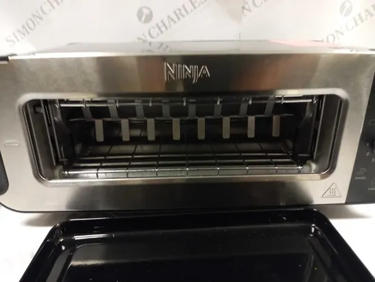 BOXED NINJA 2 IN 1 TOASTER & GRILL ST100UK