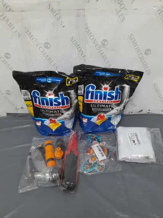 LOT OF APPROXIMATELTY 10 ASSORTED HOUSEHOLD ITEMS TO INCLUDE FINISH, METAL BEE AND HOSE ACCESSORIES