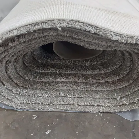 ROLL OF QUALITY FIRST IMPRESSIONS QUALITY CARPET APPROXIMATELY 5M × 5.2M