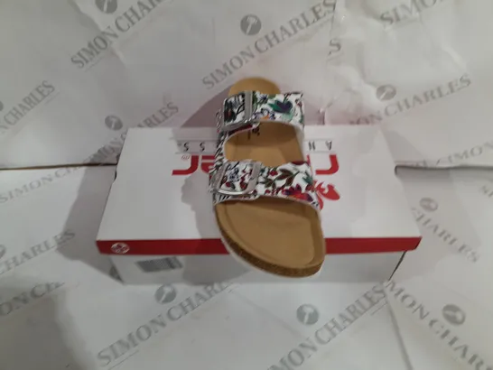 BOXED RIEKER FLORAL LEATHER SANDALS SIZE 7