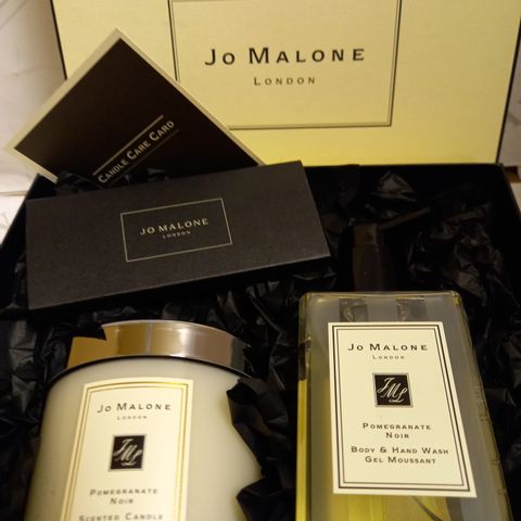 JO MALONE POMEGRANATE NOIR CANDLE AND BODY & HAIR WASH