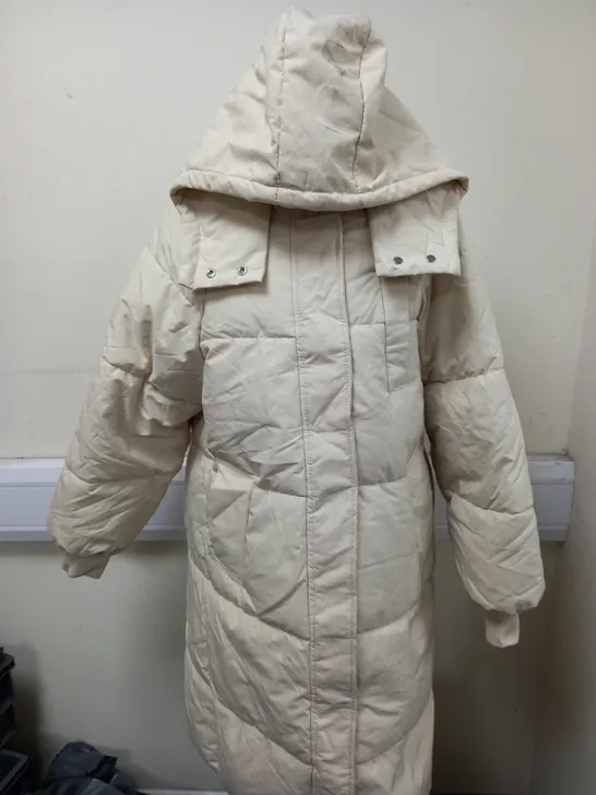 DYG DIANYIGE ZIP-UP PUFFY COAT IN CREAM MEDIUM