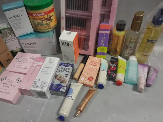 BOX OF APPROXIMATELY 15 COSMETIC ITEMS TO INCLUDE ELEMIS ROSE FACIAL OIL, ROSEMARY ESSENTIAL OIL, HAND CREAM, ETC