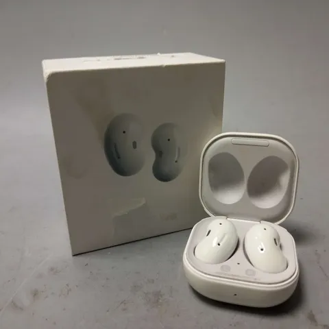 BOXED SAMSUNG GALAXY BUDS LIVE IN WHITE