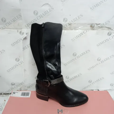 BOXED PAIR OF MODA IN PELLE TAMARRA KNEE BOOTS IN BLACK UK SIZE 8