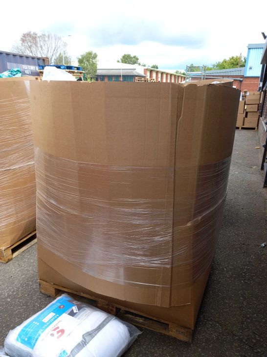 PALLET OF ASSORTED SOFT FURNISHINGS TO INCLUDE; SUNSHINE COMFORTS MATTRESS TOPPER, HOMOZE HOSE, MAX KARE HEATED THROW BLANKET