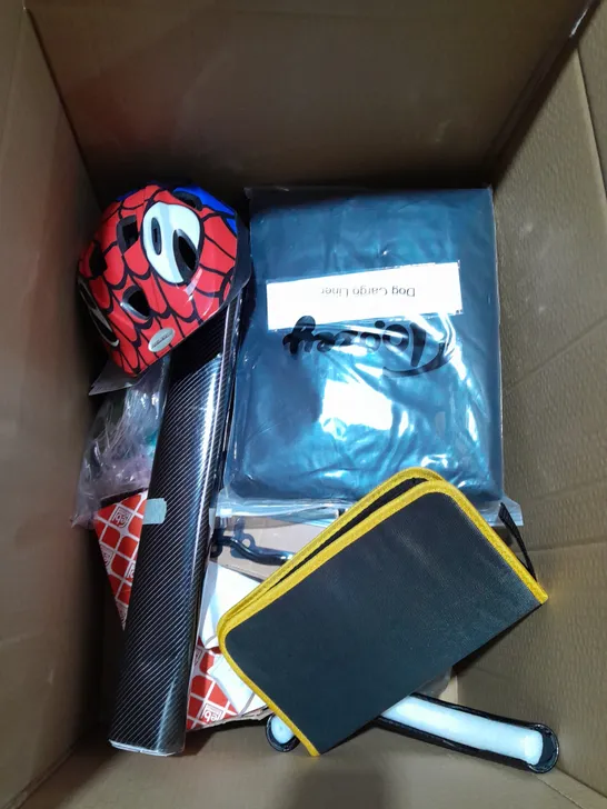 BOX OF APPROXIMATELY 10 ITEMS TO INCLUDE HI-SPEC TOOL SET, TOOZEY DOG CARGO LINER, HELMET ETC