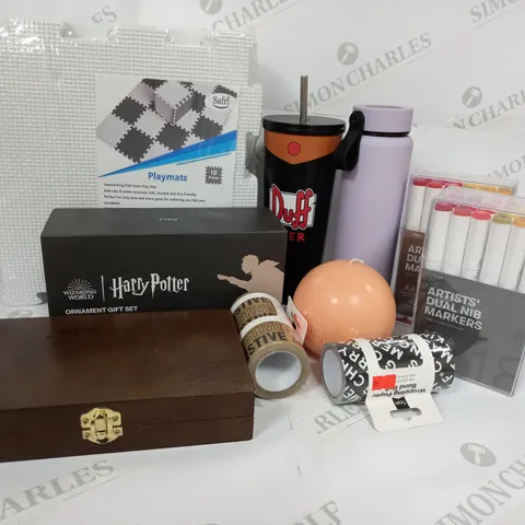APPROXIMATELY 20 ASSORTED TYPO PRODUCTS TO INCLUDE THE SIMPSONS DUFF BEER METAL SMOOTHIE CUP, ARTISTS' DUAL NIB MARKERS, PLAYMATS, HARRY POTTER ORNAMENT GIFT SET