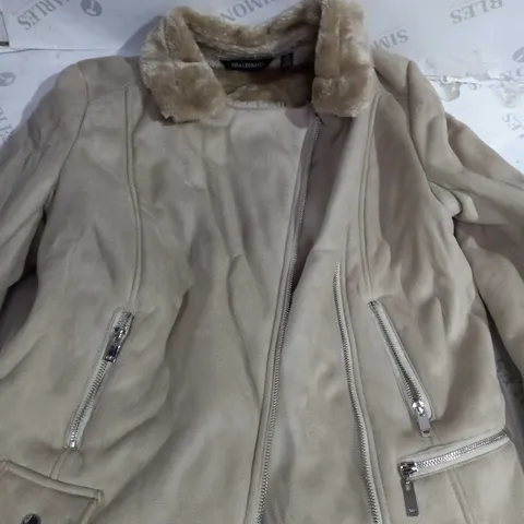 BOXED NINA LEONARD ZIP UP FUR HOODED COAT IN SIZE M