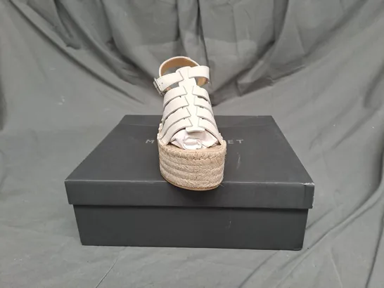 BOXED PAIR OF MINT VELVET SYD STONE LEATHER FLATFORMS IN CREAM SIZE 5