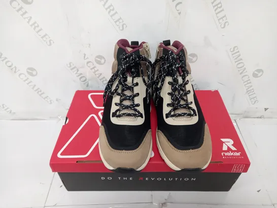 BOXED PAIR OF RIEKER HIKING BOOTS IN CREAM SIZE 5