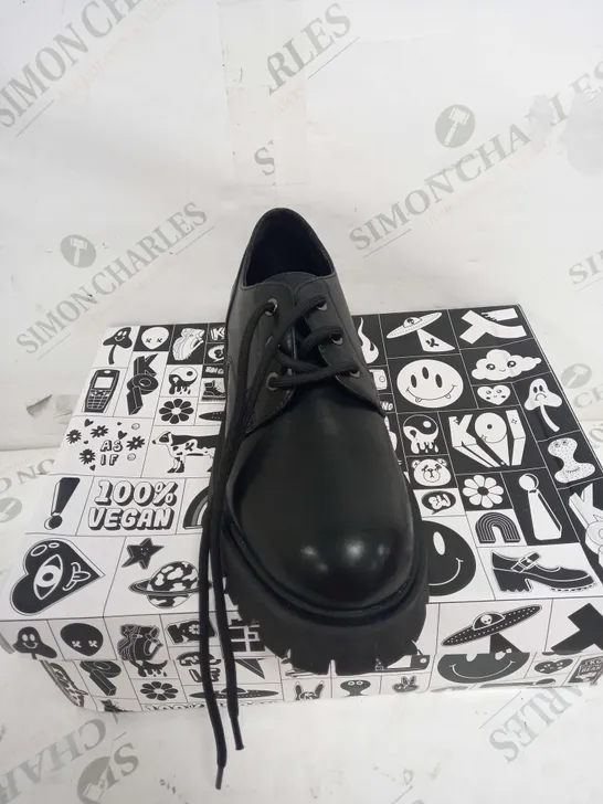 BOXED PAIR OF KOI FOOTWEAR PINEMOON LACE UP SHOES IN BLACK - SIZE 4