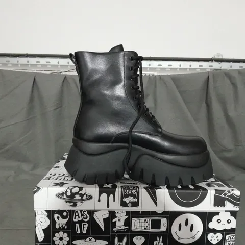 BOXED PAIR OF KOI RANCOR VILUN BLACK LACE UP BOOTS SIZE 6 