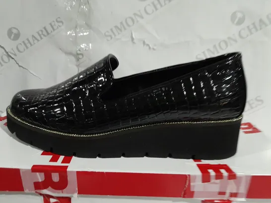 DUNE FLATFORM LOAFER BLACK CROCK SIZE 4 - BOXED 