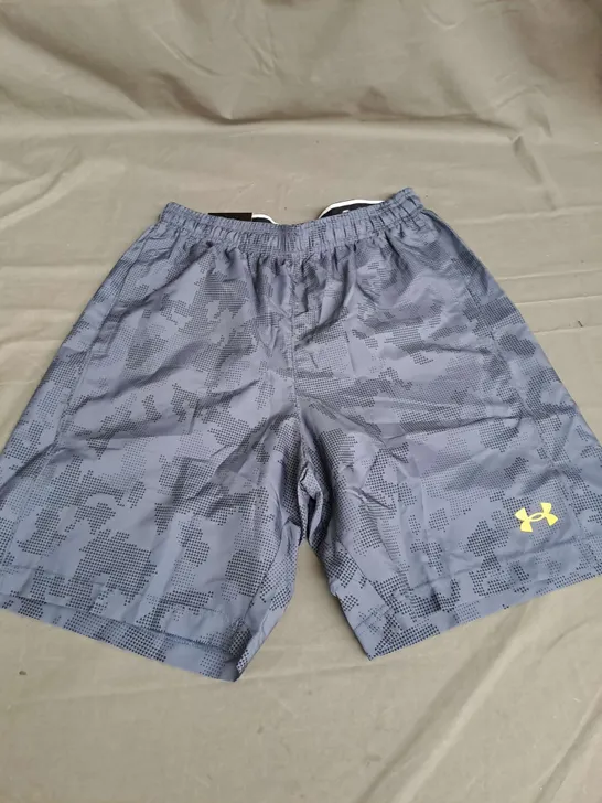 UNDER ARMOUR WOVEN PRINT SHORTS IN GREY SIZE MENS M