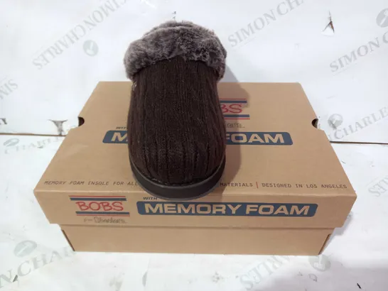 BOXED PAIR OF BOBS FROM SKECHERS MEMORY FOAM FAUX FUR LINED SLIPPERS IN BROWN UK SIZE 4.5