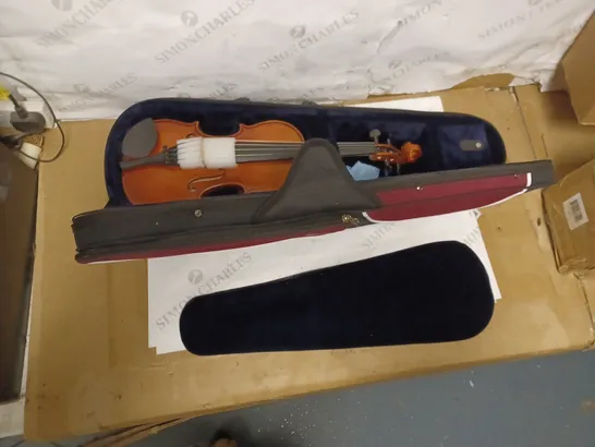 FORENZA PRIMA 2 1/2 SIZE VIOLIN OUTFIT 